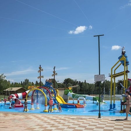 Happy Camp Mobile Homes In Centro Vacanze Bi Village Fazana Exterior photo