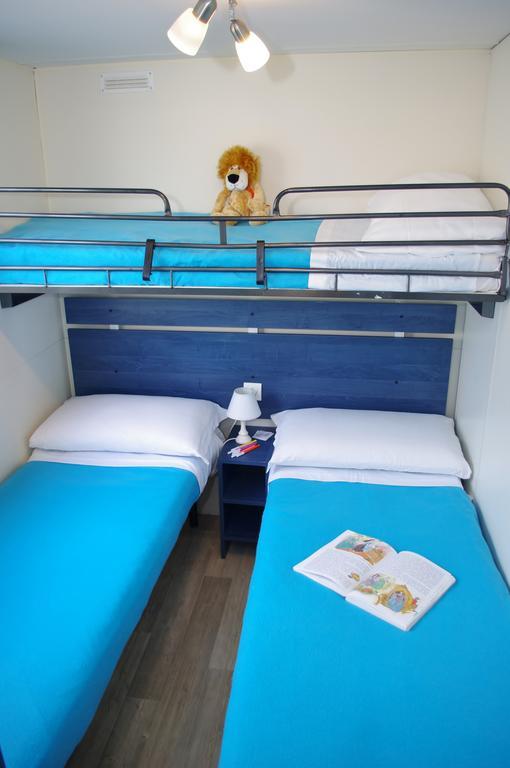 Happy Camp Mobile Homes In Centro Vacanze Bi Village Fazana Room photo