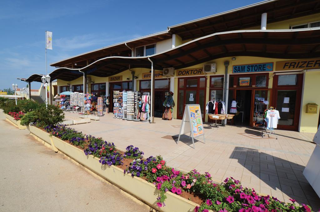 Happy Camp Mobile Homes In Centro Vacanze Bi Village Fazana Exterior photo