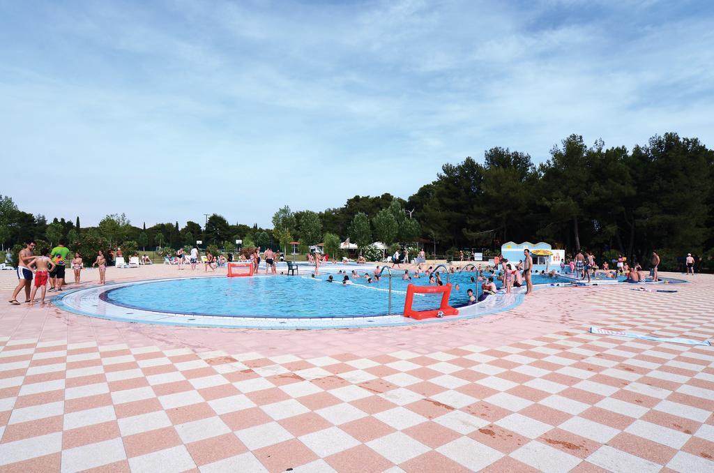Happy Camp Mobile Homes In Centro Vacanze Bi Village Fazana Exterior photo